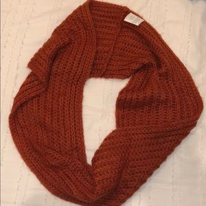 Soft circle scarf orange